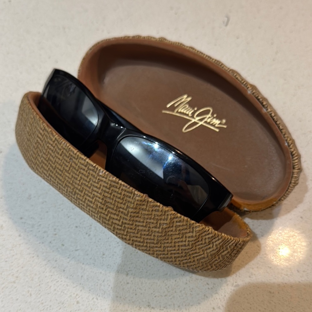 Maui Jim Black Sunglasses with Case
